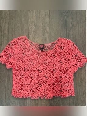 2B BEBE Coral Pink Crochet Crop Top Short Sleeve Mesh Knit Boho Festival / XS